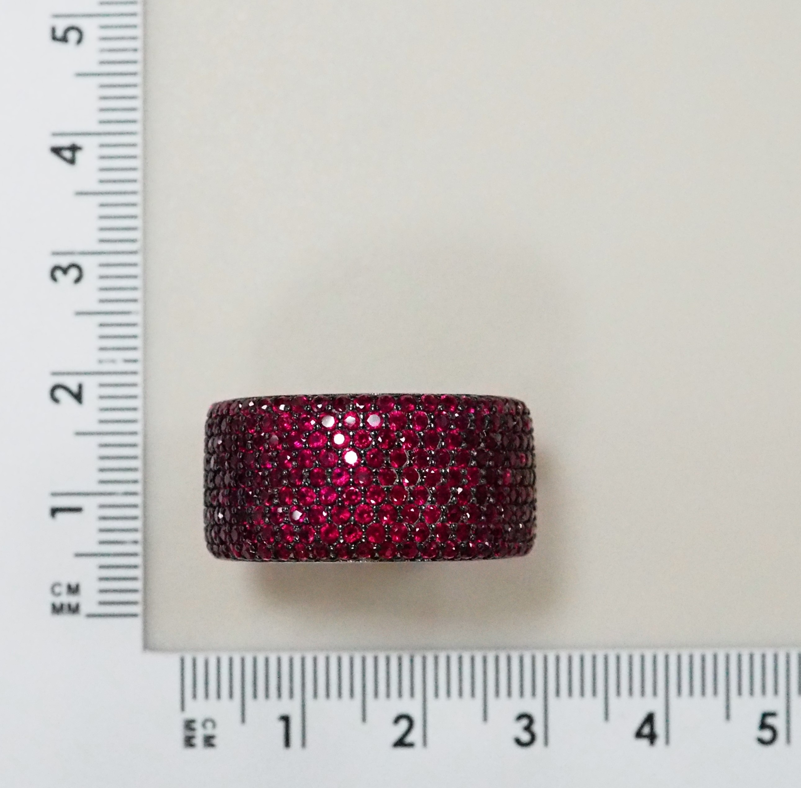 Серебряное кольцо с корундами